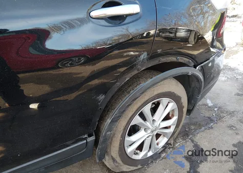 2015 Nissan Rogue Sv z USA, uszkodzony, nr VIN KNMAT2MT7FP582805